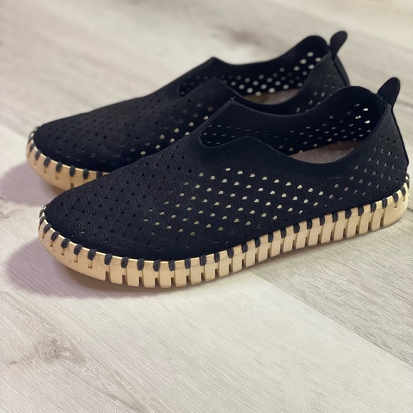 Tulip 139 Perforated Slip-On Sneaker, Black, Size 38 - Picture 7 of 10